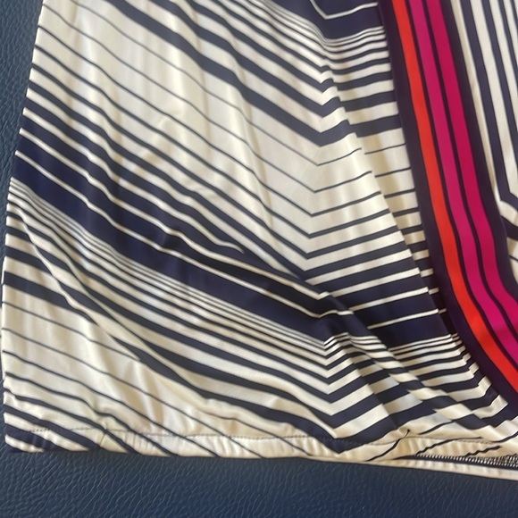 NWT•Trina Turk•Sleeveless Hampton Top abstract Striped Top~ Size Small - Picture 7 of 10